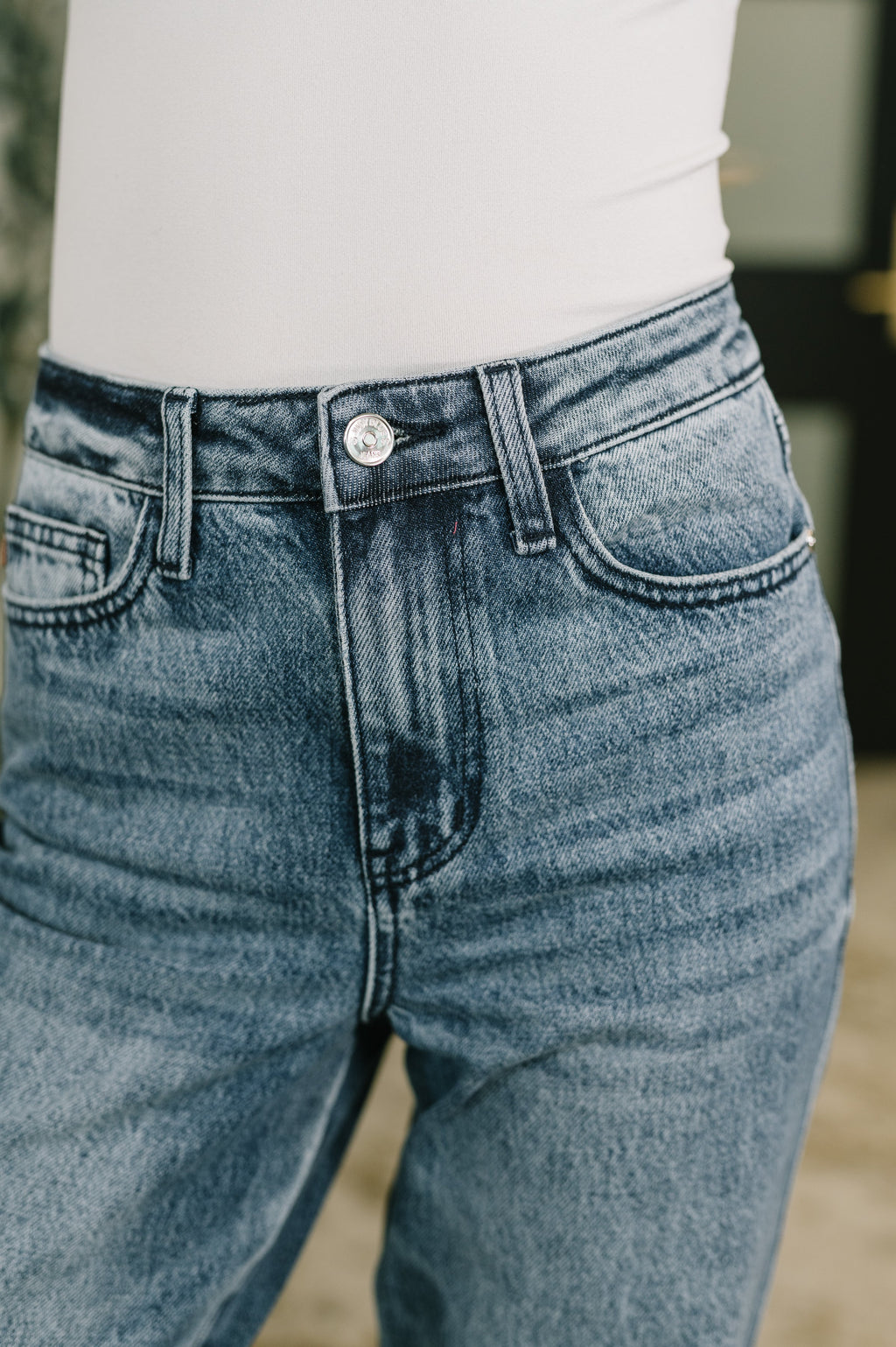 Carlie High Waist Straight Jean in Everyday Indigo