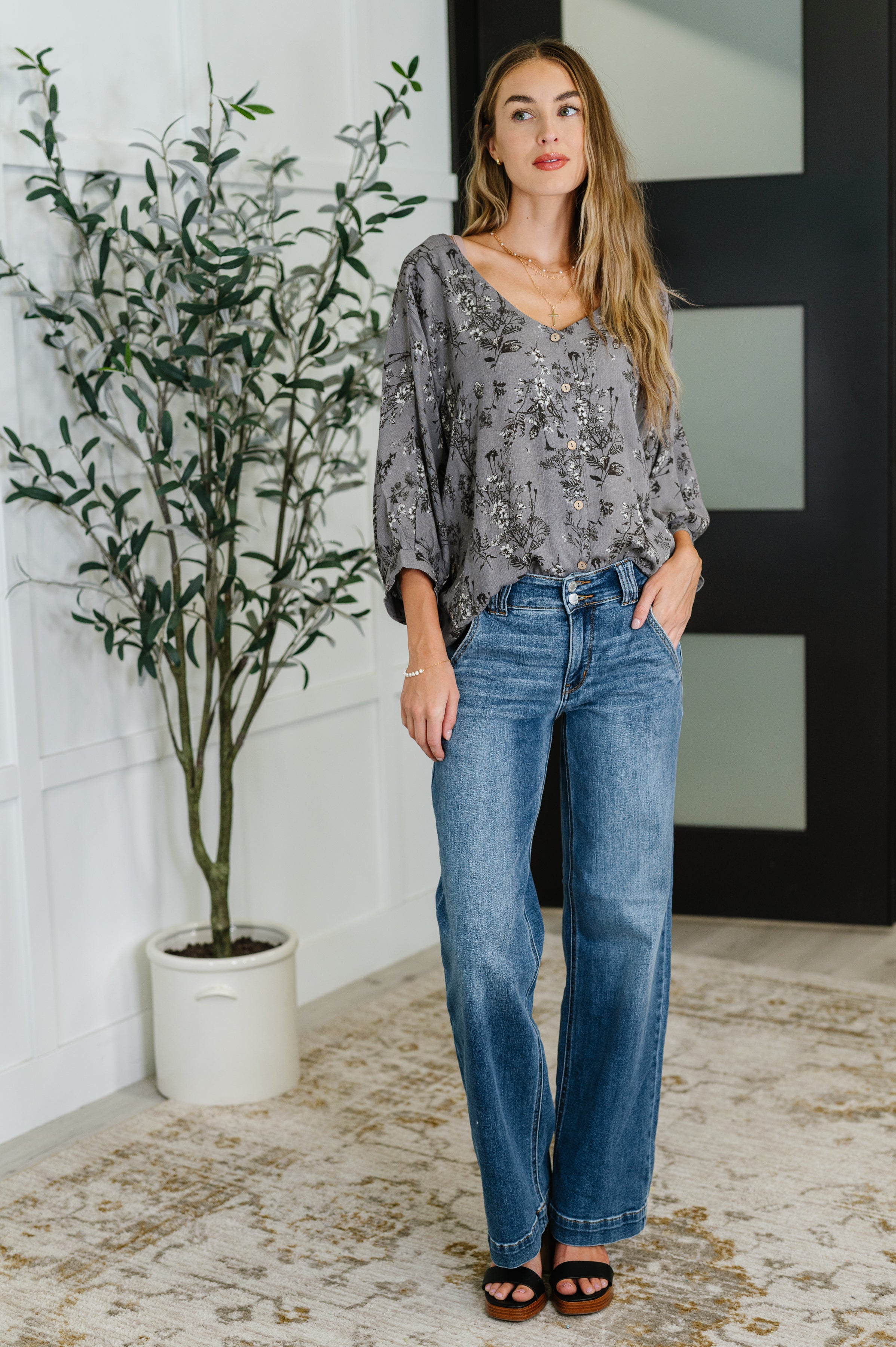 Falling in Deep Crinkle Woven Blouse Dune Grey