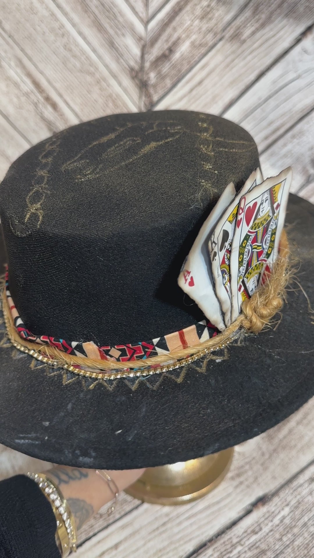 Bull Head Poker